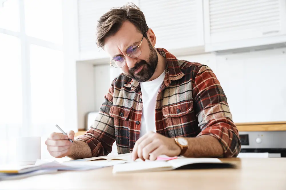 estudiante de 40 anos preparando oposiciones estudiar oposiciones a los 40