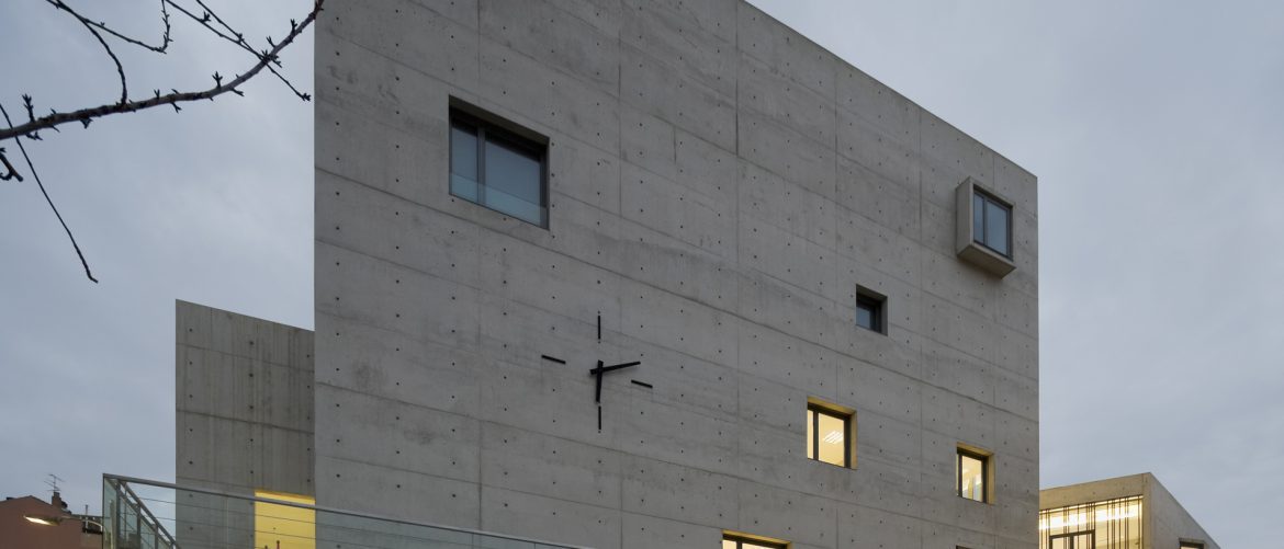 1b9fa369 51f3 48ec aa96 187ae69948ba